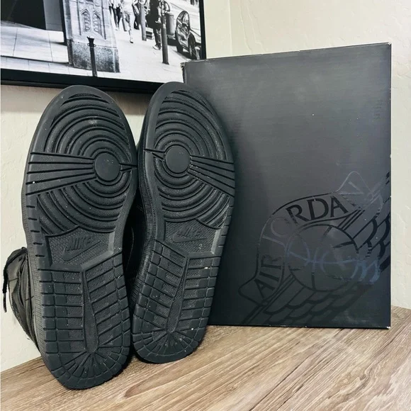 Air Jordan 1 Mid Triple Black 2013